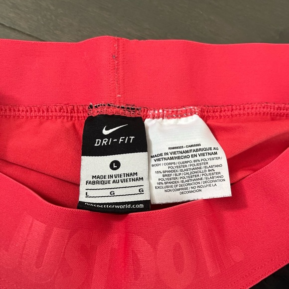 Nike Dri-Fit 5” Running Shorts with Built in compression shorts - Picture 4 of 9